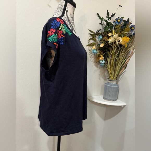 Talbots Floral Embroidered dark Blue Sleevless Top size Large - Picture 2 of 8